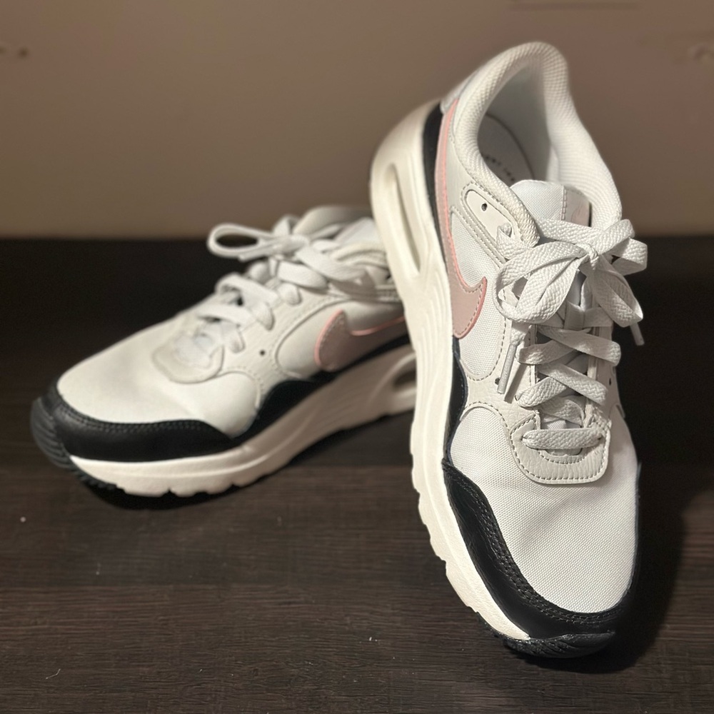 Nike Women’s Air Max SC size 7